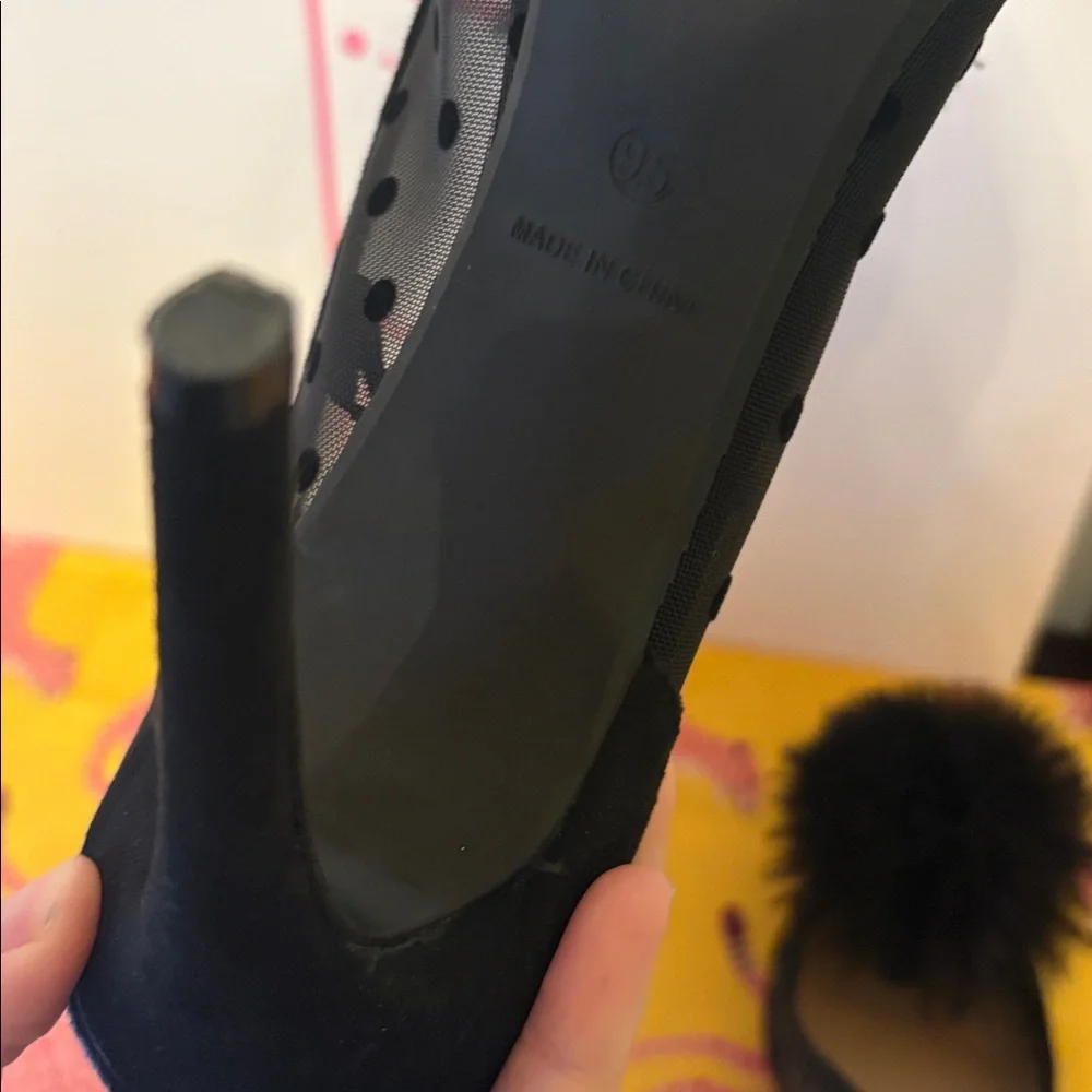 [Betsey Johnson] Black Heels with Pom-Pom Detail - Size 9.5 - Picture 6 of 6